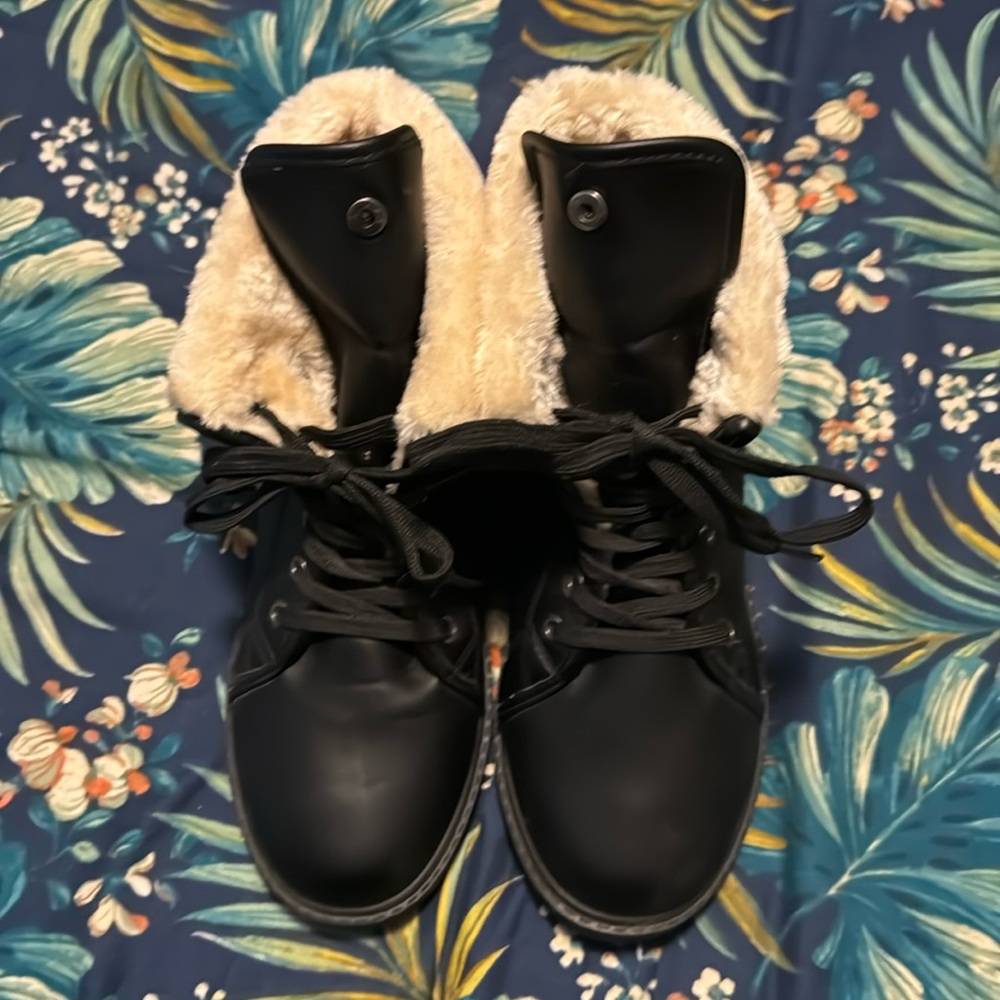 Cute versatile ankle boots. Fur inside too making them super comfy! Size 9.5